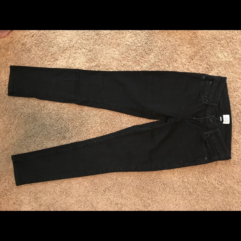 Levi’s black skinny jeans